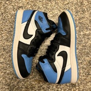 Nike Air Jordan 1 Retro High UNC Toe SIZE 3y